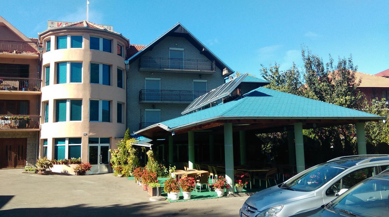 Bed & Breakfast Karavan Raška エクステリア 写真