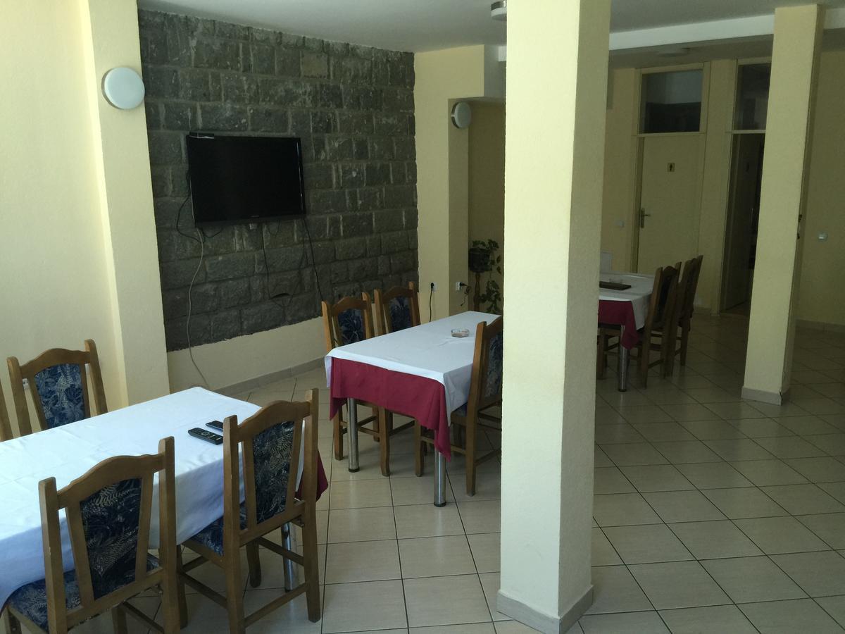 Bed & Breakfast Karavan Raška エクステリア 写真