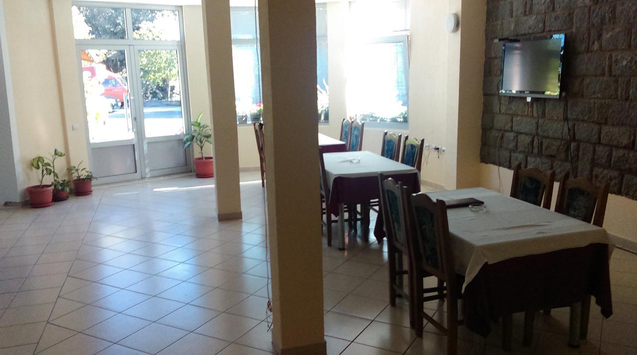 Bed & Breakfast Karavan Raška エクステリア 写真
