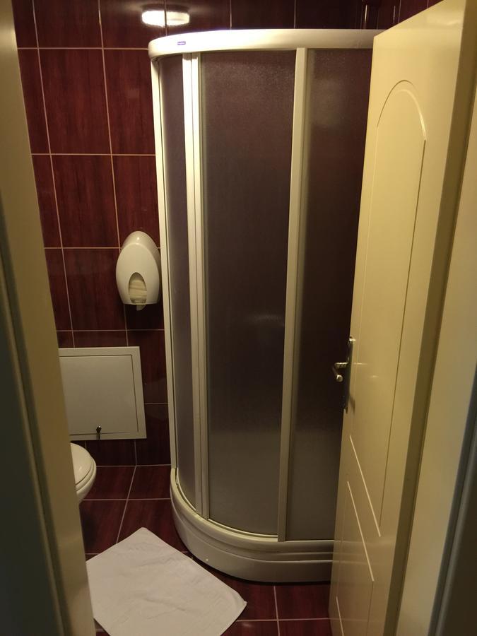 Bed & Breakfast Karavan Raška エクステリア 写真