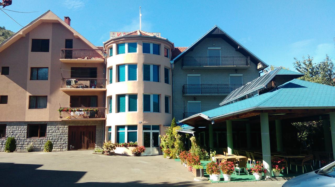 Bed & Breakfast Karavan Raška エクステリア 写真