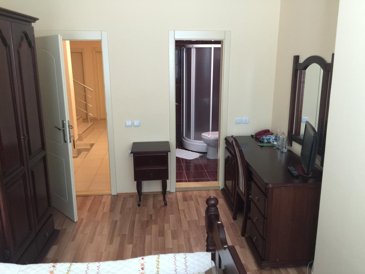 Bed & Breakfast Karavan Raška エクステリア 写真