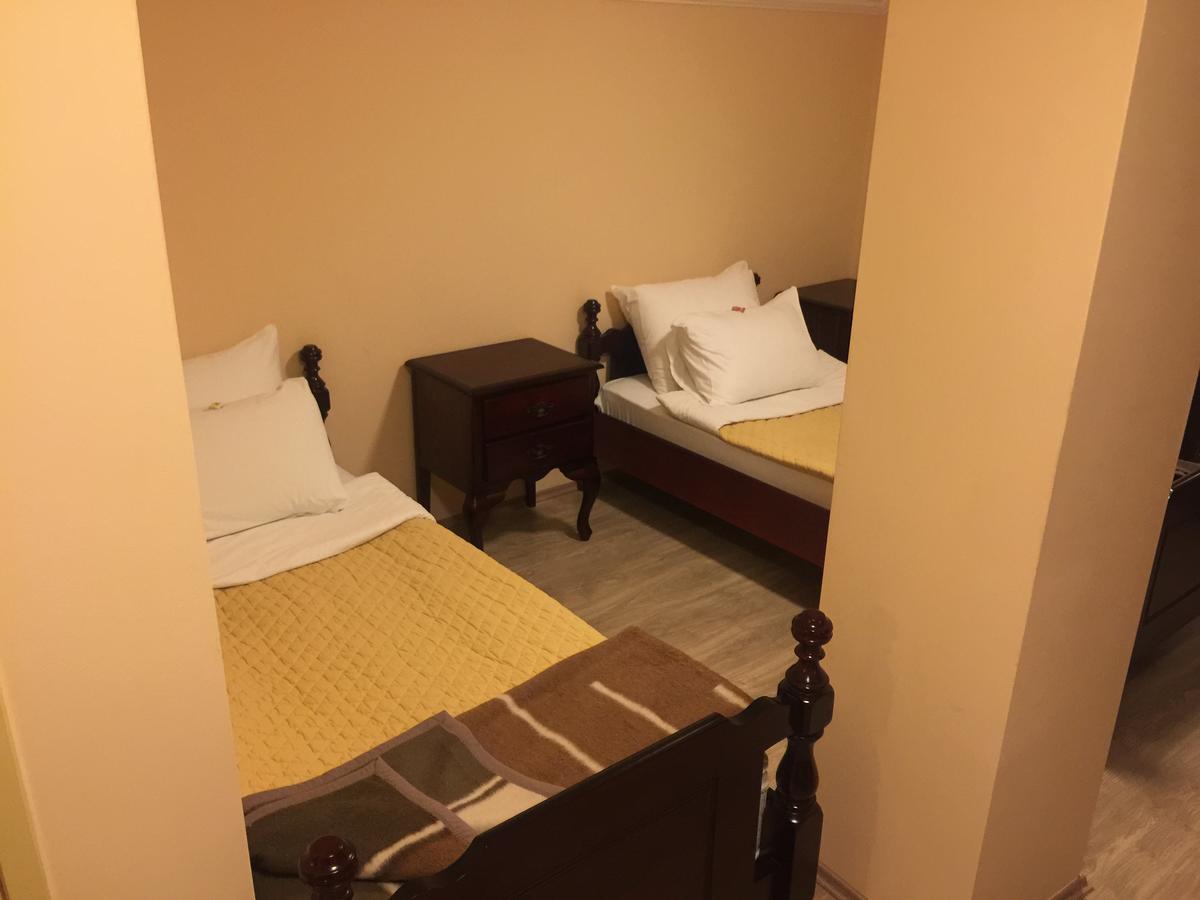 Bed & Breakfast Karavan Raška エクステリア 写真