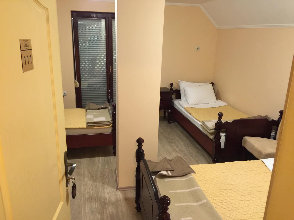Bed & Breakfast Karavan Raška エクステリア 写真