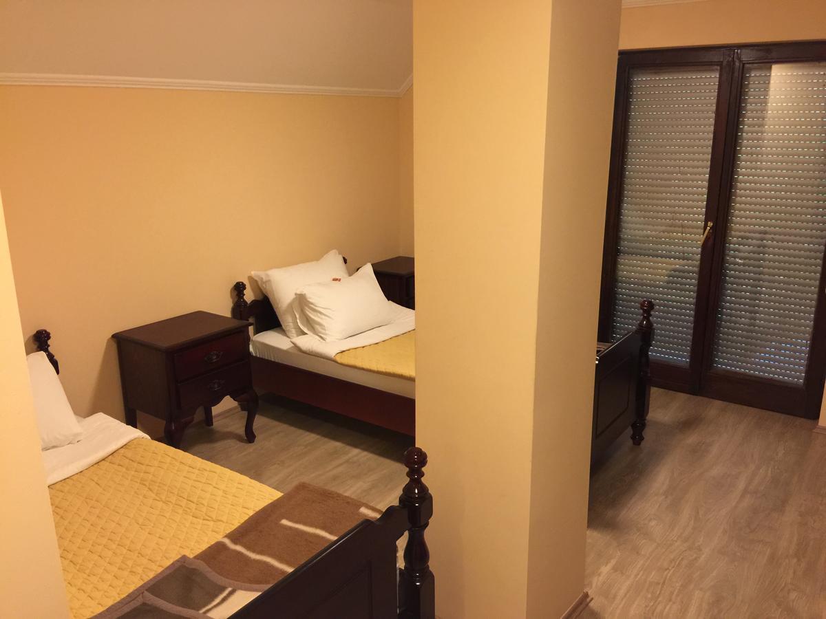 Bed & Breakfast Karavan Raška エクステリア 写真