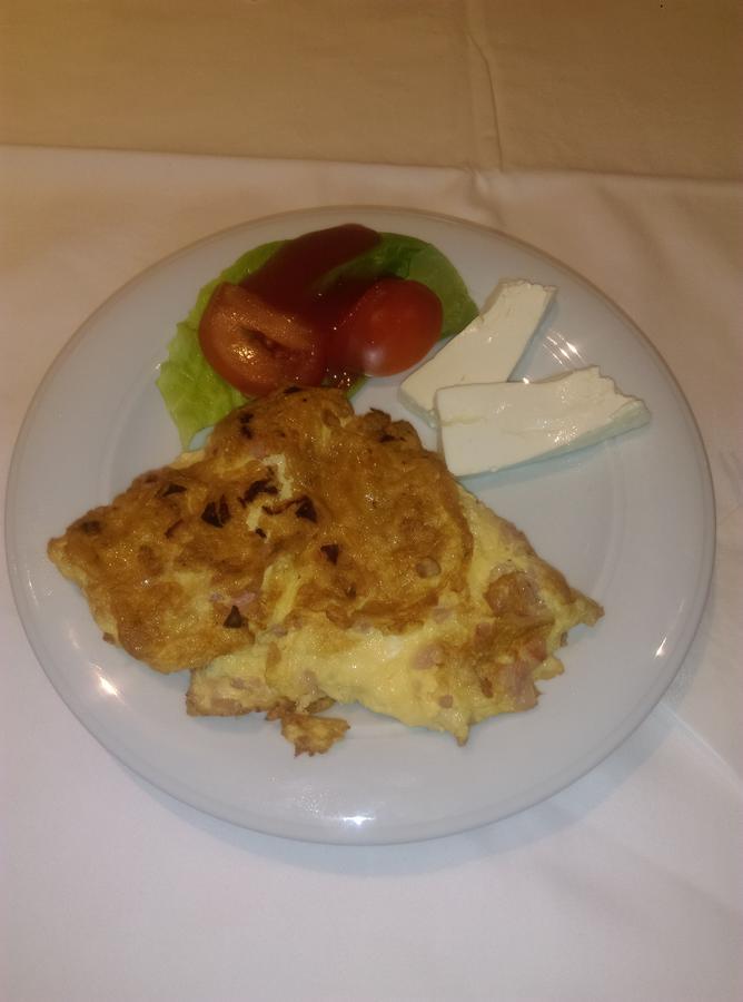 Bed & Breakfast Karavan Raška エクステリア 写真